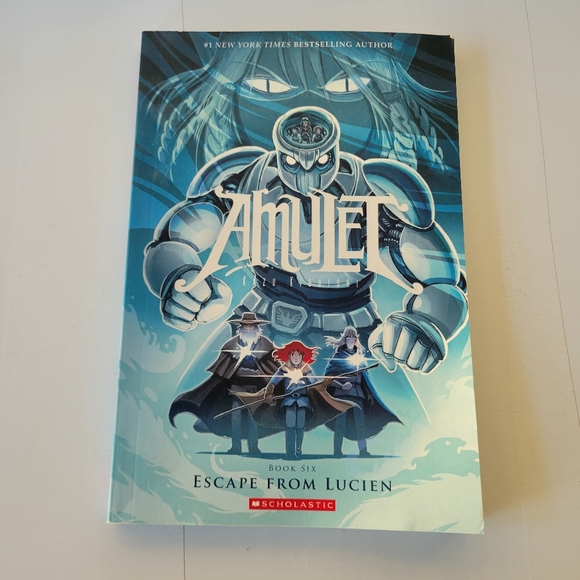 Amulet Book Set - Picture 2 of 7